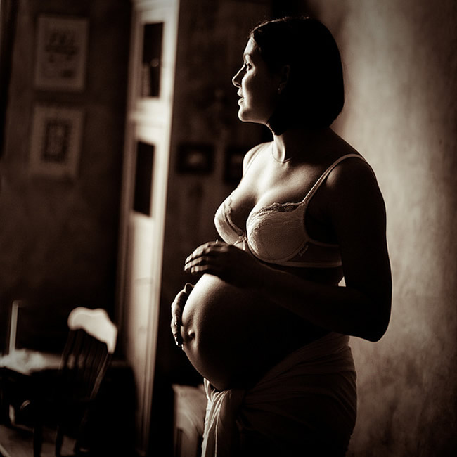 Ретро фото беременной женщины