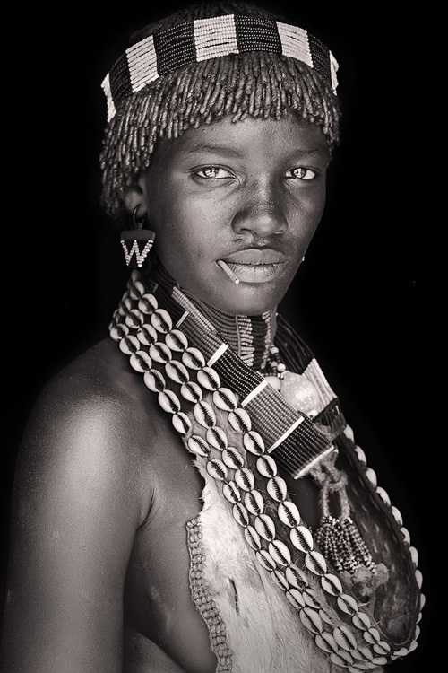 The Daily Life Of African Tribes Daring And Splendid Photographs By 