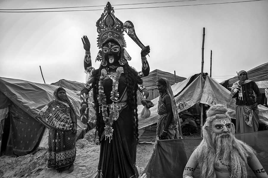 The Gangasagar Mela - Photo Series By Indian Photographer Sushavan Nandy