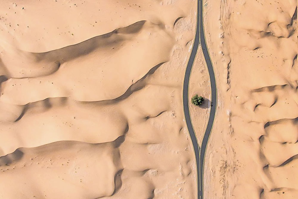 Australian Photographer Irenaeus Herok Stunningly Captured The Desert Of Dubai And Abu Dhabi With Drone