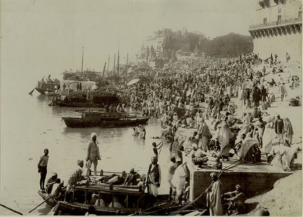 People at the side of River Ganges - Benares (Varanasi) 