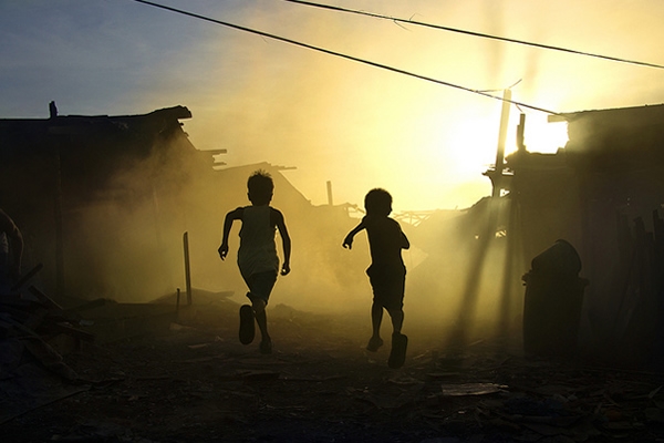 Ulingan (Charcoal factory), Tondo - Running into the wall of smoke