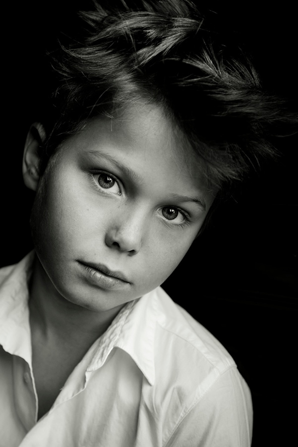 25 Best Entries of The Black and White Portrait Contest