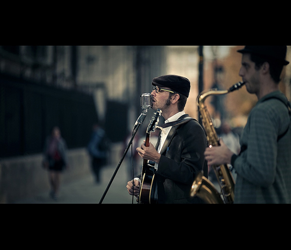 Busker - 35 Awesome Examples of Cinematic Photography