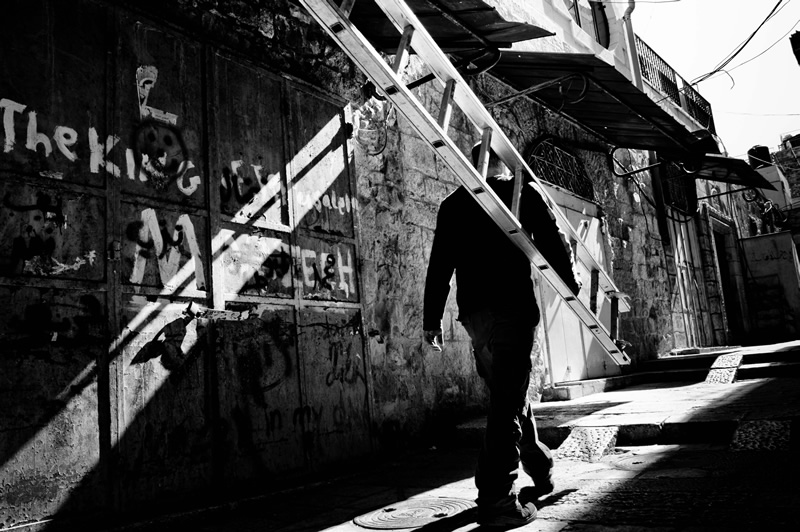 Showcase of Street Photographer Gabi Ben-Avraham - 121Clicks.com