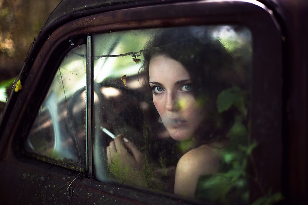 50 Most Strange & Haunting Color Portraits For Your Inspiration