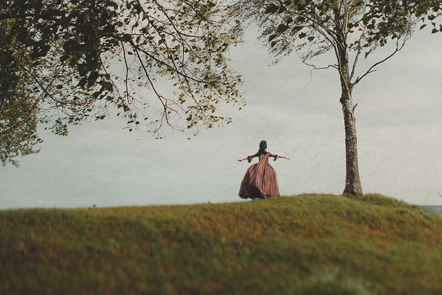 Emotional and Artistic Portrait Photography by Vitali Frozen