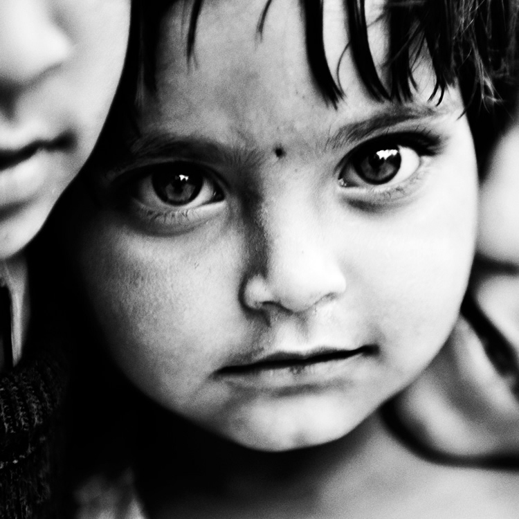 Powerful Portrait Photography by Massimo Sbreni - 121Clicks.com