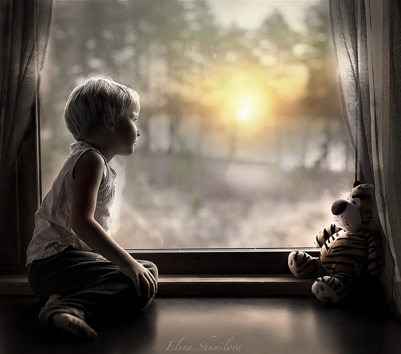 Elena Shumilova - Russian Mother Takes Amazing Portraits of Her Two Kids with Animals