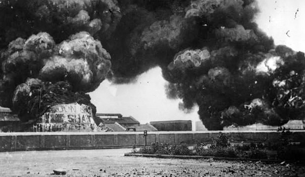 Oil tanks on fire in Madras Harbour during the First World War