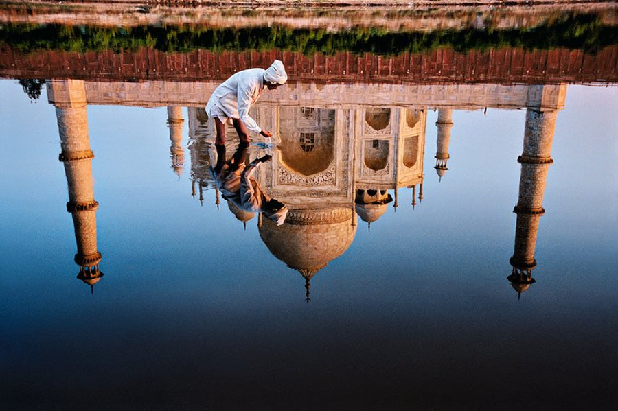 The Beauty of Taj Mahal from various Photographers