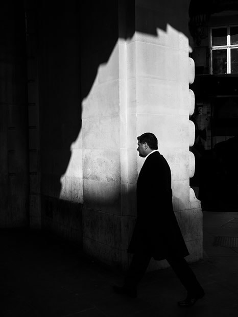 Magic with geometrical patterns in Street Photography by Rupert Vandervell