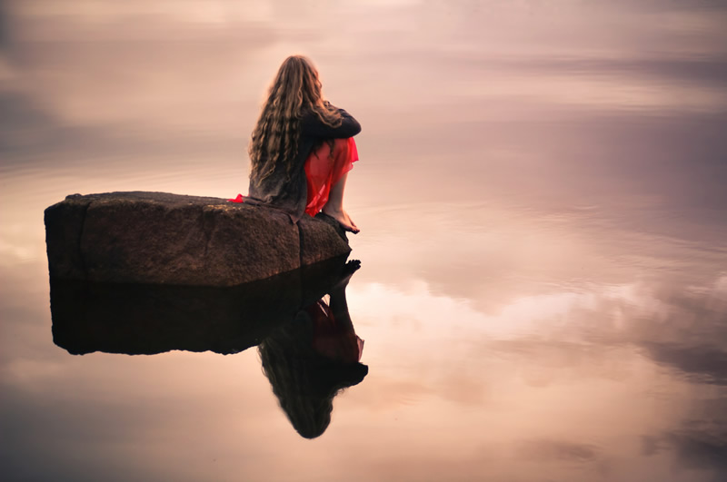 All alone in the most beautiful place on earth - Elizabeth Gadd and her stunning self-portraits