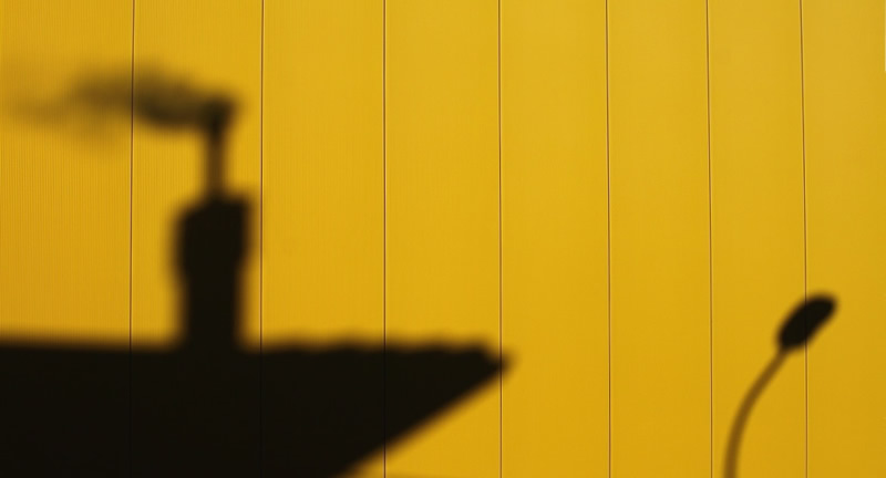 Abstractive and Minimalism Street Photography by Giovanni Tisocco