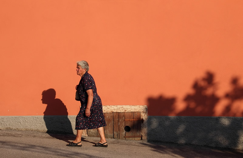 Abstractive and Minimalism Street Photography by Giovanni Tisocco
