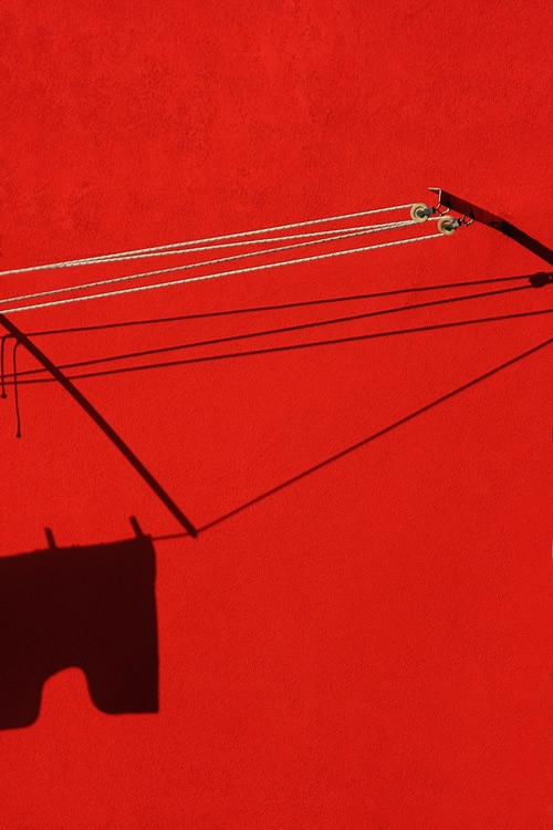 Abstractive and Minimalism Street Photography by Giovanni Tisocco