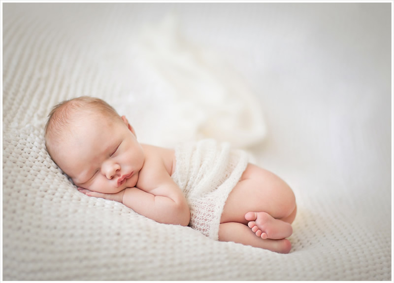 New Born and Children Portrait Photography by Lisa Holloway