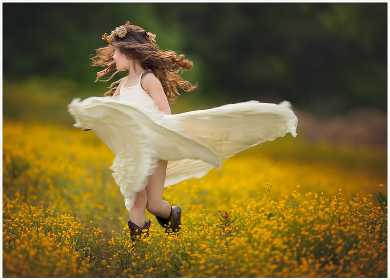 New Born and Children Portrait Photography by Lisa Holloway