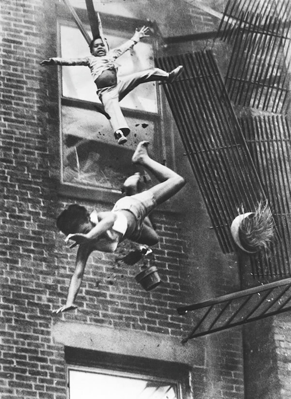 A mother and her daughter falling from a fire escape, 1975