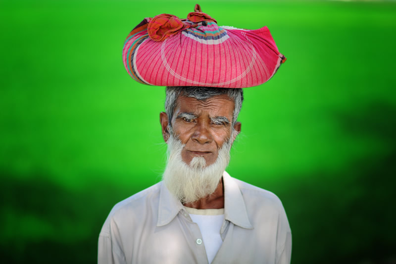 Bangladesh Photographer Pronov Ghosh Captures The Soulful Portraits of Cultural People 