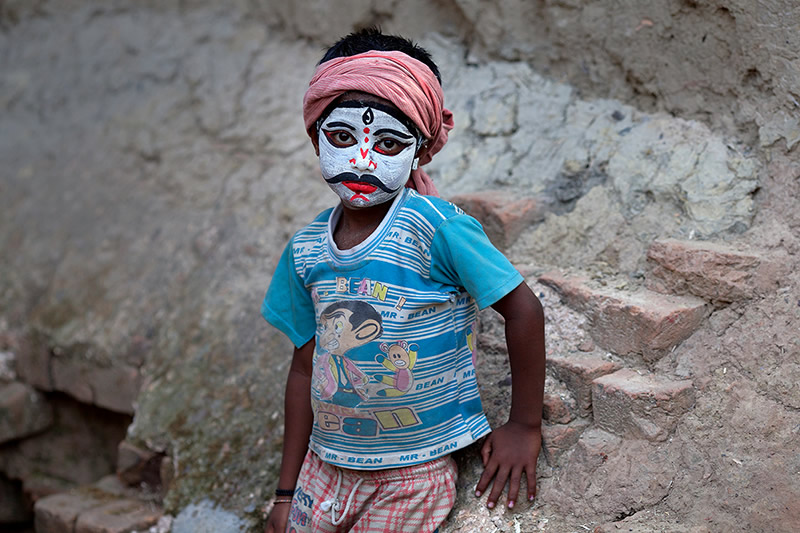 Bangladesh Photographer Pronov Ghosh Captures The Soulful Portraits of Cultural People 