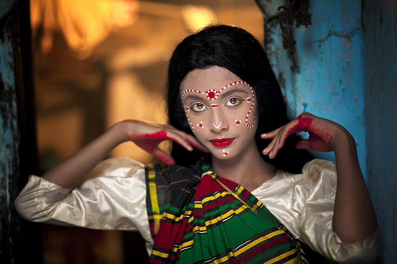 Bangladesh Photographer Pronov Ghosh Captures The Soulful Portraits of Cultural People 