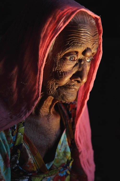 Bangladesh Photographer Pronov Ghosh Captures The Soulful Portraits of Cultural People 