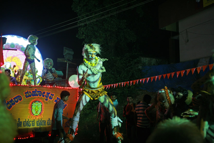 Hulivesha (Tiger Mask) - Incredible Photo Story by Pradeep KS