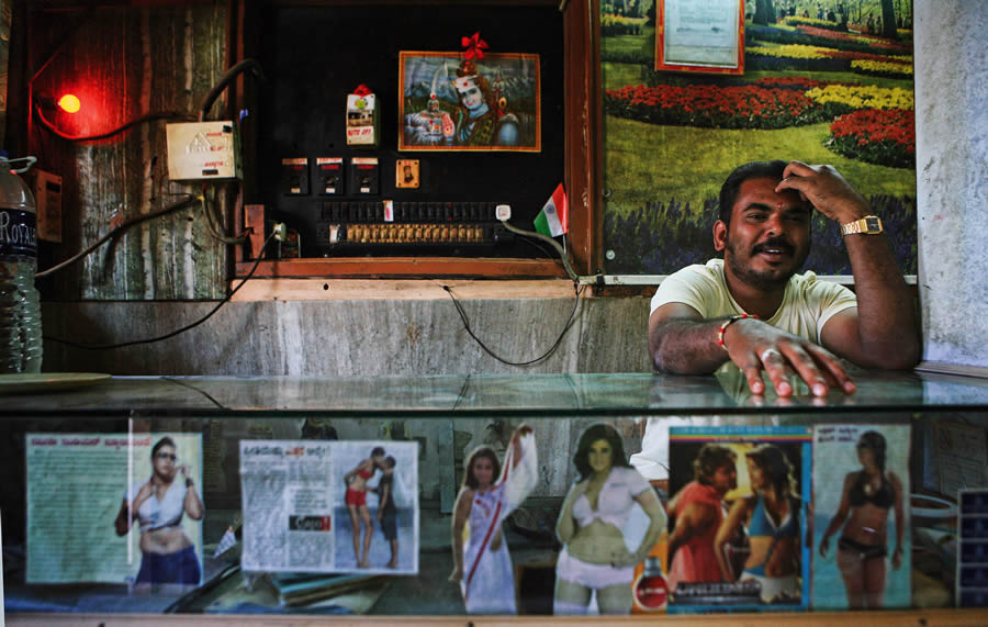 Tent Moments - Photo Story About The Disappearance Of The Travelling Cinema By Pradeep K S