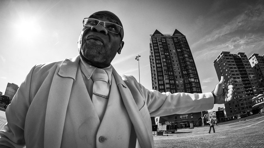 Excellent Extreme Wide Angle Street Photography Willem Jonkers