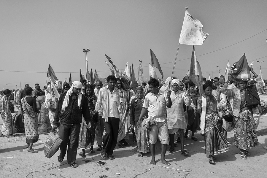 The Gangasagar Mela - Photo Series By Indian Photographer Sushavan Nandy