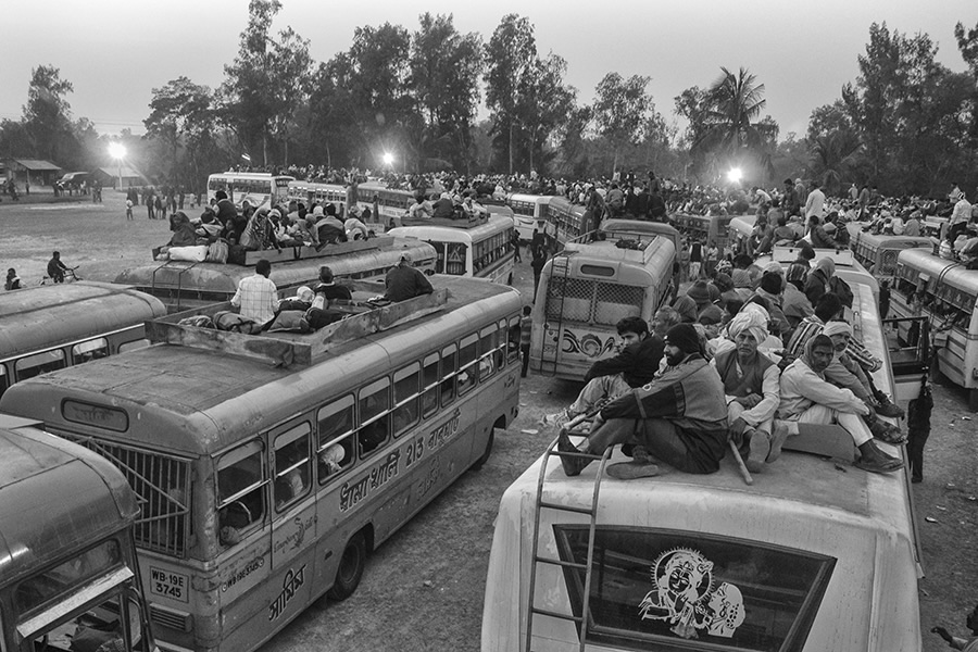 The Gangasagar Mela - Photo Series By Indian Photographer Sushavan Nandy