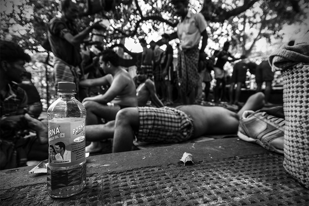 Malishwalas Of Hogenakkal - Photo Series By Rajarshi Chakraborty