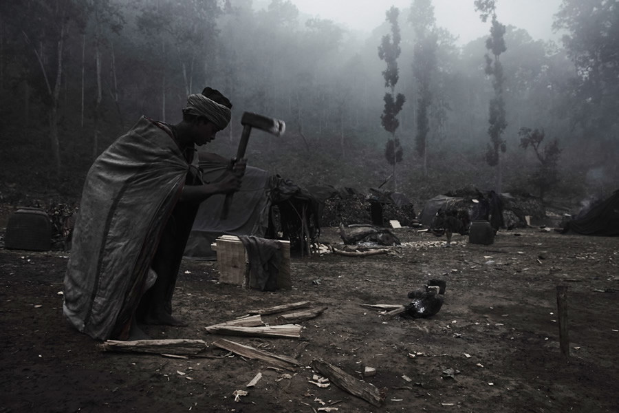 The Last Nomadic Hunters And Gatherers Of The Himalayas - Photo Series By Jan Moller Hansen