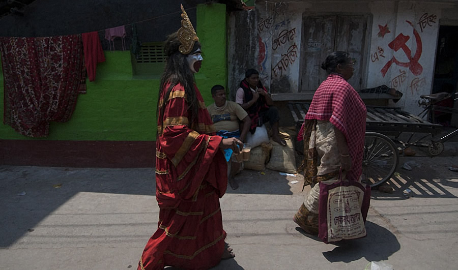 Daily Life of a Common Man: Kali - Photo Story By Suvankar Sen