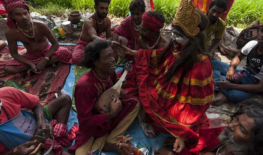 Daily Life of a Common Man: Kali - Photo Story By Suvankar Sen
