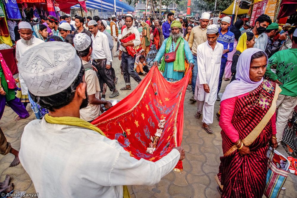 Fair And A Bond At The Border - Photo Series By Amlan Sanyal