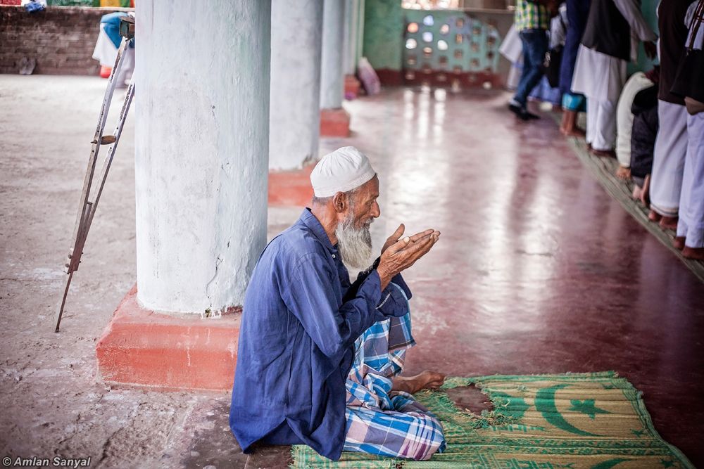 Fair And A Bond At The Border - Photo Series By Amlan Sanyal