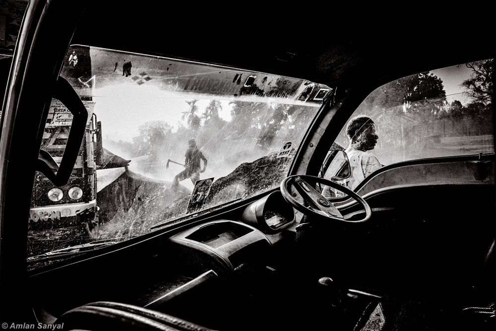 Men At Work - Photo Essay By Indian Photographer Amlan Sanyal