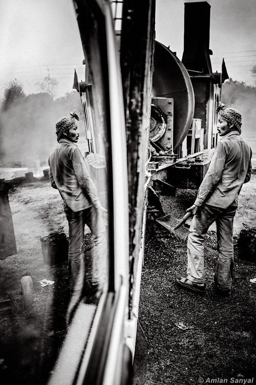 Men At Work - Photo Essay By Indian Photographer Amlan Sanyal