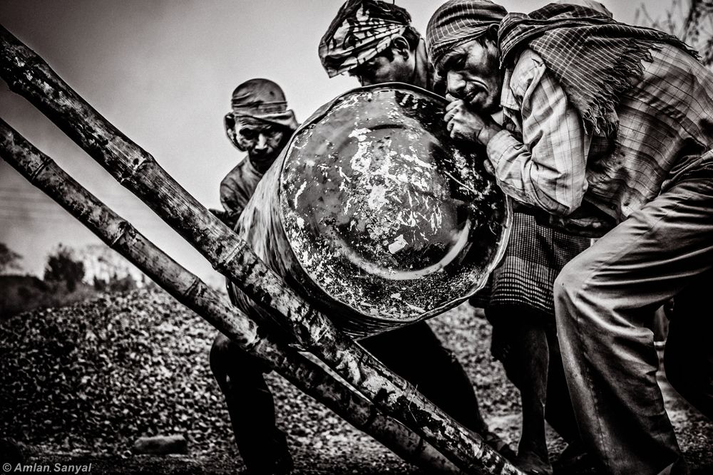 Men At Work - Photo Essay By Indian Photographer Amlan Sanyal