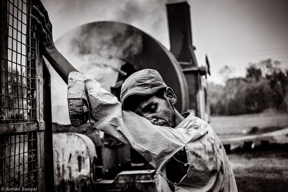 Men At Work - Photo Essay By Indian Photographer Amlan Sanyal