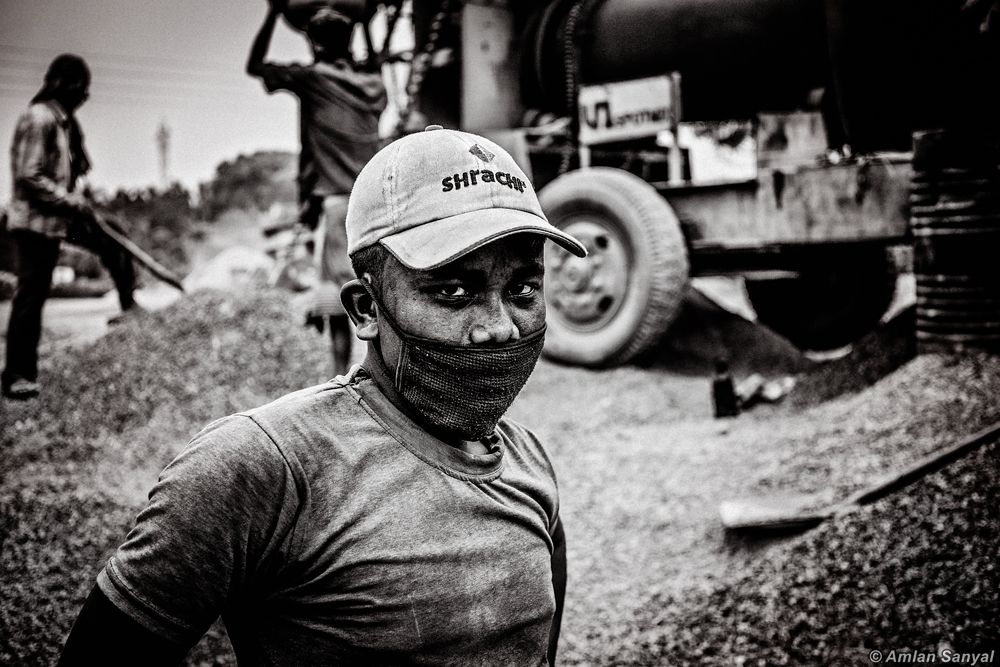 Men At Work - Photo Essay By Indian Photographer Amlan Sanyal