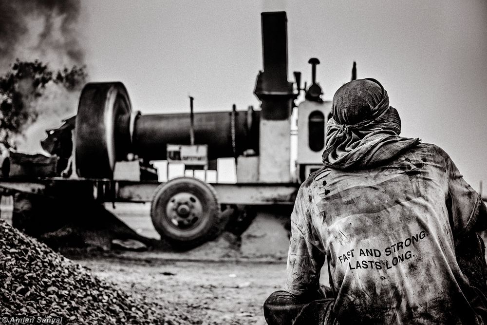 Men At Work - Photo Essay By Indian Photographer Amlan Sanyal