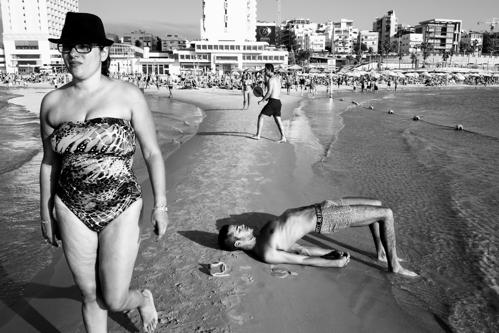 Roy Rozanski - Street Photographer from Israel