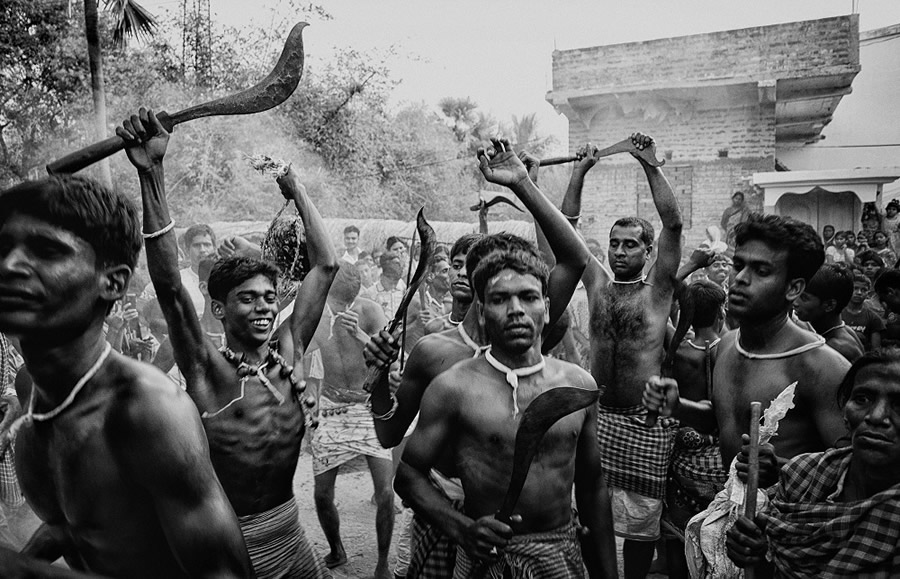 The Faith of Life - Photo Series About Gajan Festival in West Bengal By Avishek Das