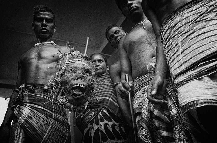 The Faith of Life - Photo Series About Gajan Festival in West Bengal By Avishek Das