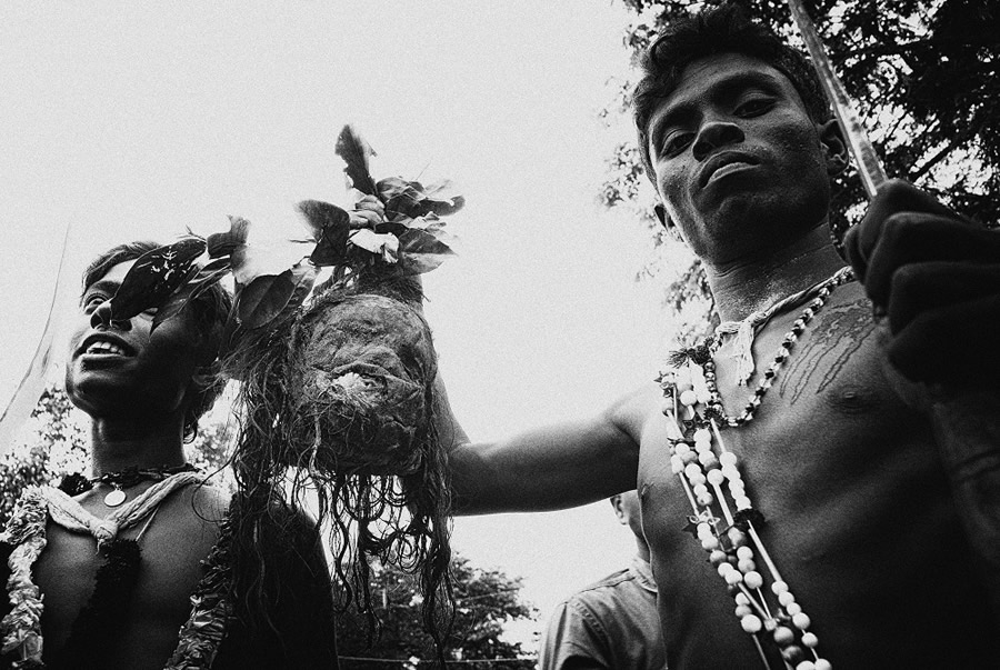 The Faith of Life - Photo Series About Gajan Festival in West Bengal By Avishek Das