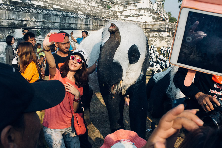 Setsiri Silapasuwanchai From Thailand Shows His Great Insight Towards Street Photography