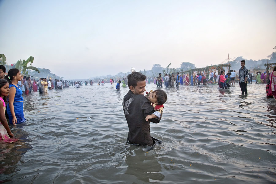 Thanking The Sun - Photo Story About Chhath Festival by Amlan Sany